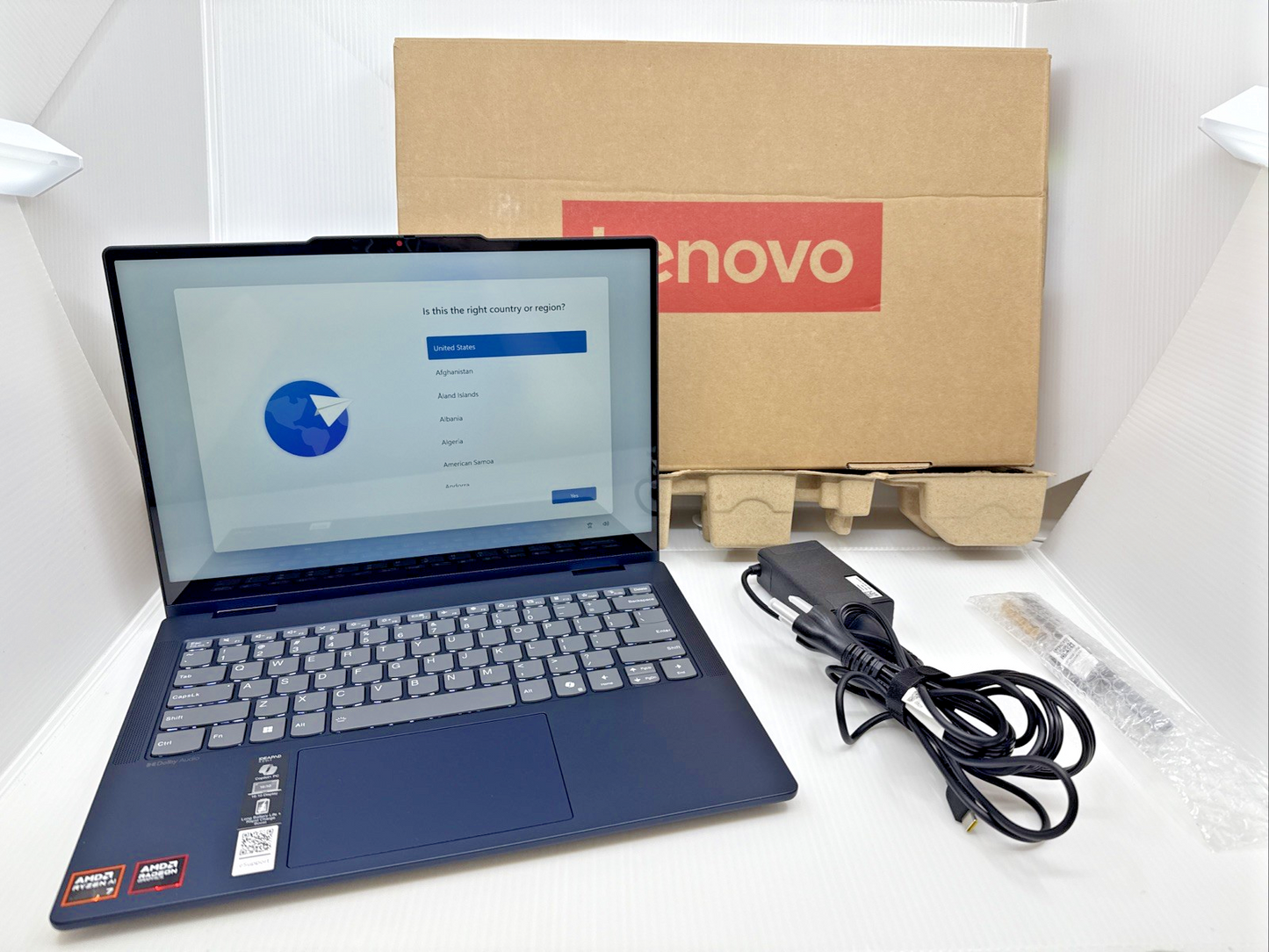 Lenovo IdeaPad 5 2-in-1 Laptop 14AKP10 Ryzen AI 7 350 AMD Radeon 860M 16GB 1TB Open BOx