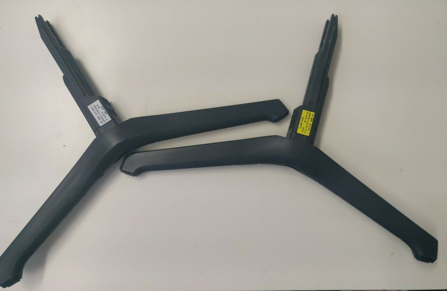 Samsung UN70TU7000F TV STAND LEGS BN63-18878A BN63-18879A USED