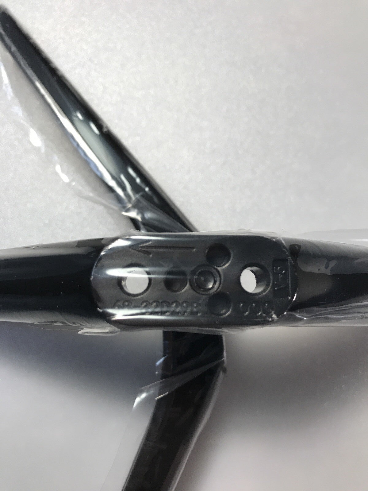 TCL 32S301 32" TV Stand Legs Base Feet With SCREWS 68-32D29B